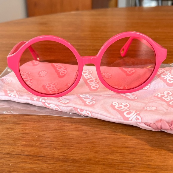 Lele Sadoughi x Barbie Hot Pink Oversized Round Sunglasses NWT - Picture 10 of 14
